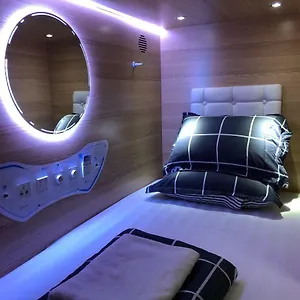Hostel Capsulepod@aljunied Singapore